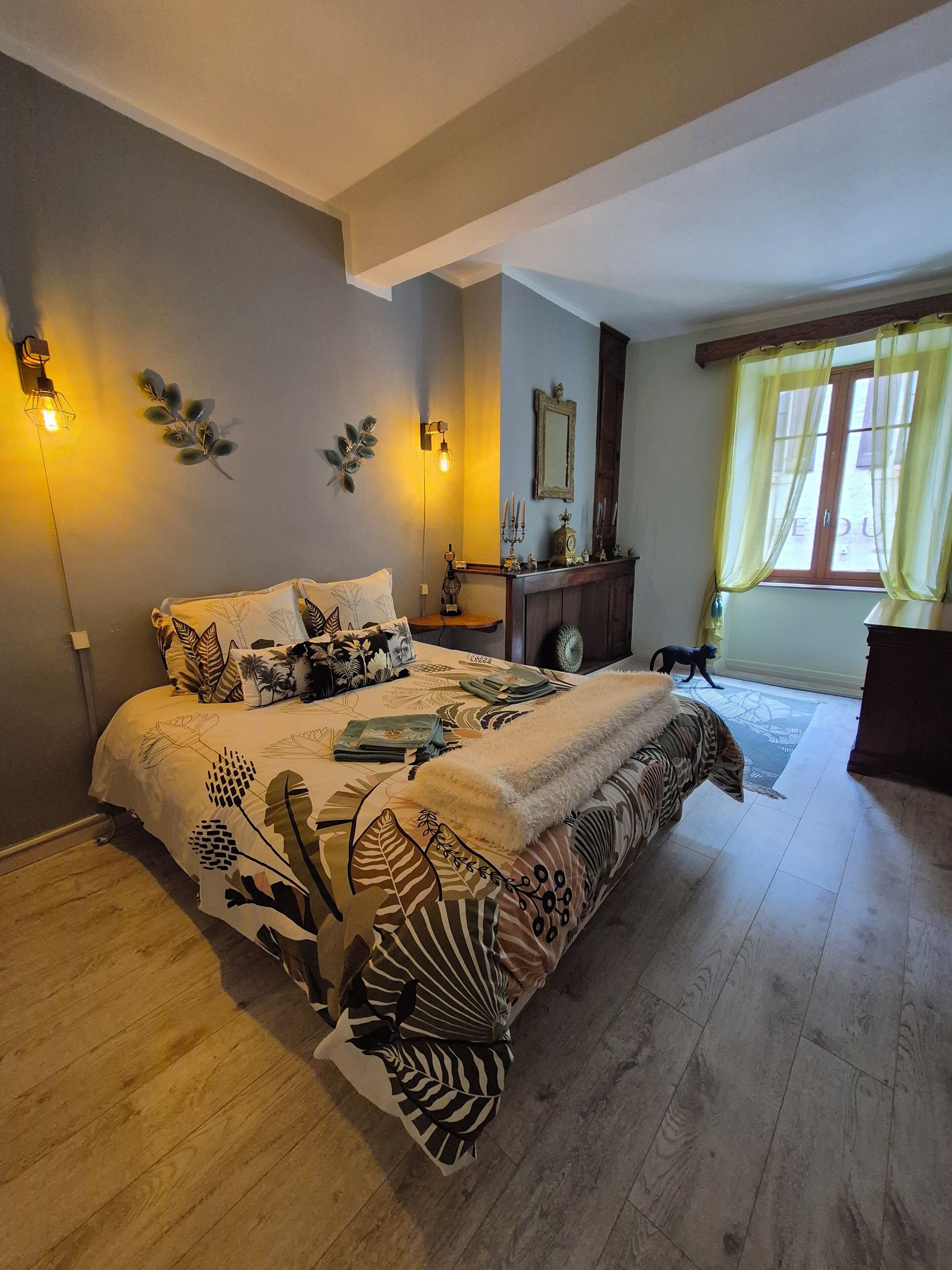 4 bedrooms, WiFi, bed sheets