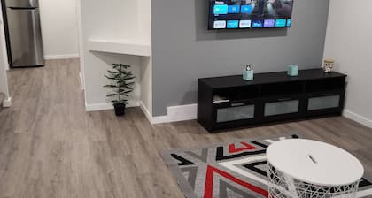 A Modern & Homely 1 BR Suite