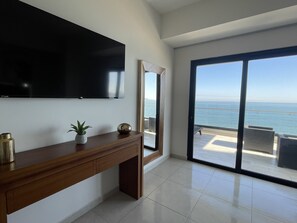 Interior - Sunset Malecon View (Mazatlán)