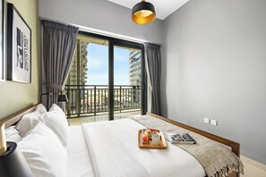 Apartment, Balcony, Canal View | Free WiFi - Canal View 1BR Near Business Bay Metro (Dubai)