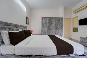 2 slaapkamers, een bureau, een strijkplank/strijkijzer, gratis wifi