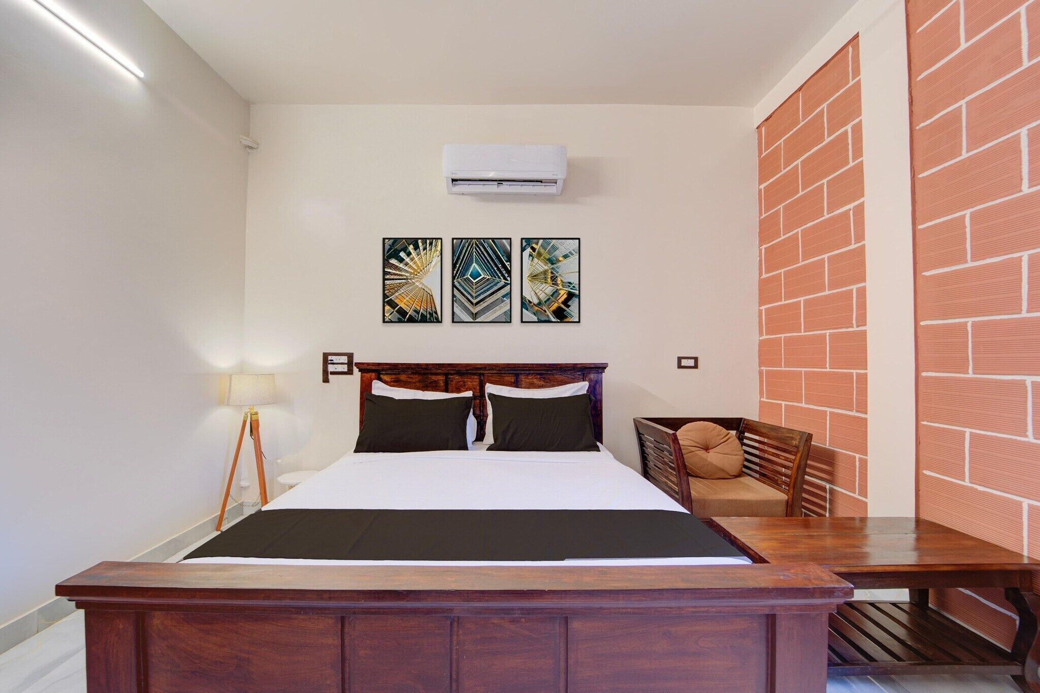 1 bedroom, desk, iron/ironing board, free WiFi