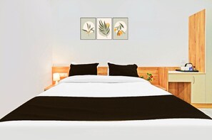 1 bedroom, desk, iron/ironing board, bed sheets