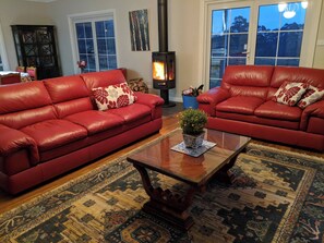 Unclassified image, 5 of 43, button - Mountain Blue Guest house (Golden Valley)