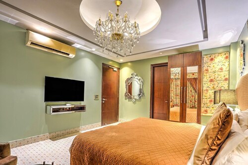 Palette Hotel And Resort Vasant Kunj
