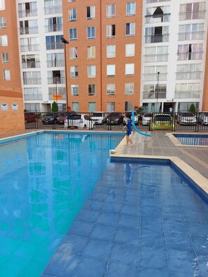Pool - South of Cali quiet modern (Cali)