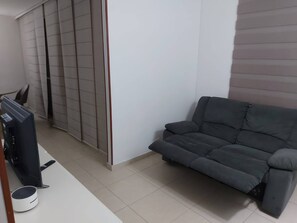 TV - South of Cali quiet modern (Cali)