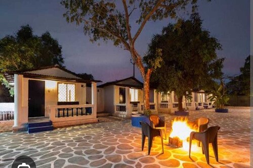 Santorini Cabins by Palette | Pool | Chef