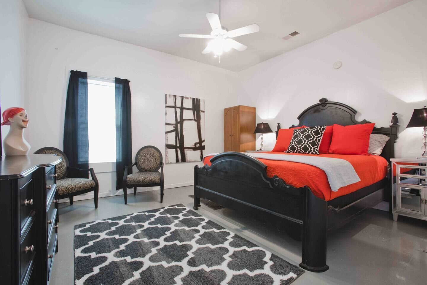 7 bedrooms, iron/ironing board, WiFi, bed sheets