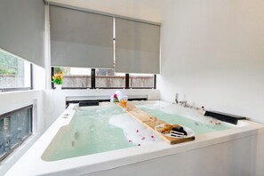 Interior - Bubble Nest 2bhk by Palette | Jacuzzi | Lonavala (Lonavala)