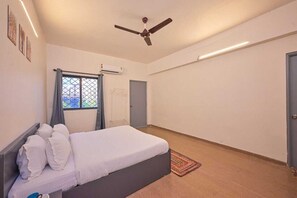 1 chambre, bureau, fer et planche à repasser, Wi-Fi gratuit