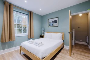2 bedrooms, iron/ironing board, travel cot, Internet - Lovely 2BD Flat Near Camden And Primrose Hill (Greater London)