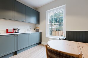 Interior - Lovely 2BD Flat Near Camden And Primrose Hill (Greater London)