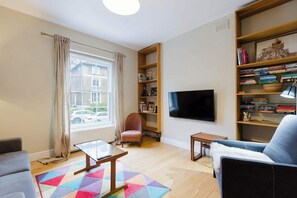 TV - Lovely 2BD Flat Near Camden And Primrose Hill (Greater London)