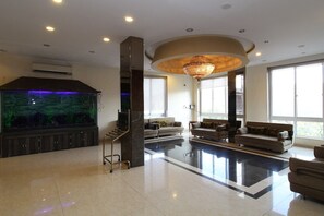 Imagen sin descripción, 3 de 28, botón