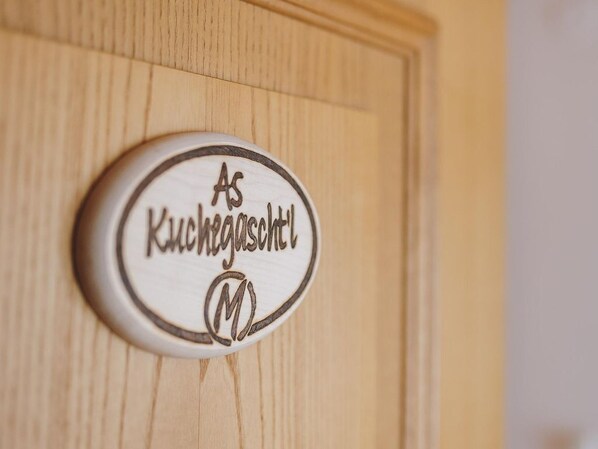 Nicht klassifiziertes Bild, 1 von 98, Schaltfläche