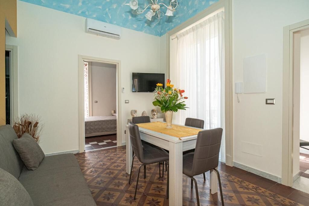 Leilighet, kjøkken, byutsikt | Spiseområde