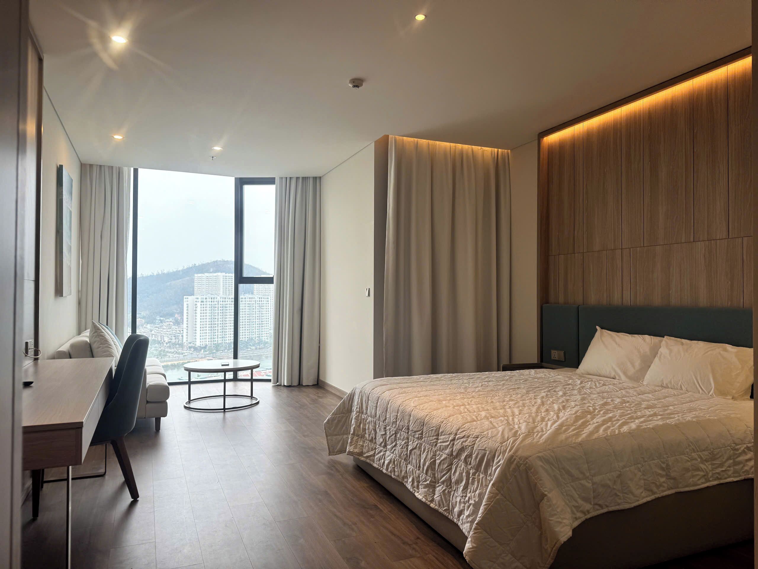 Basic-Studio, Balkon, Stadtblick