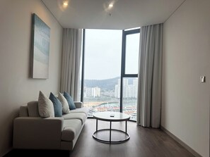 Basic-Studio, Balkon, Stadtblick