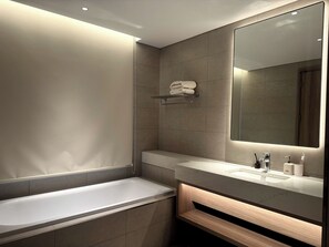 Basic-Studio, Balkon, Stadtblick