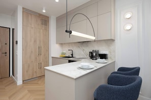 Fridge, oven, stovetop, dishwasher - Modern Apartment in the Center | Air Conditioning | Place to Work (Warszawa)