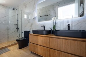 Shower, hair dryer, towels - Villa Metochi, Villa (Chania)
