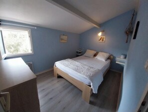 3 habitaciones y tabla de planchar con plancha 