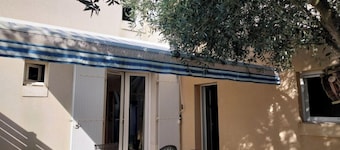 fully-equipped house 300 meters from the beach, 800 meters from La Cotinière.