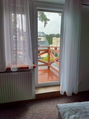 Deluxe Double Room, Balcony, Courtyard View | Laptop workspace, free WiFi, bed sheets - HEL WIENIEC ZDRÓJ (Wieniec-Zdrój)