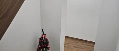 Kamar Single Comfort, pemandangan halaman | Interior