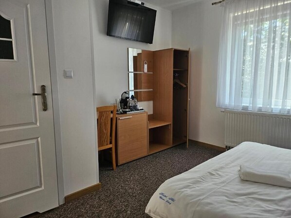 Classic Triple Room, Courtyard View - HEL WIENIEC ZDRÓJ (Wieniec-Zdrój)