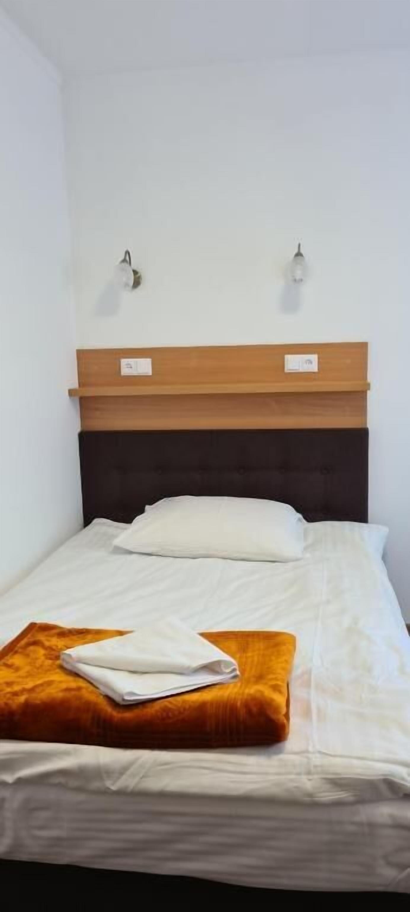 Habitación individual Confort, vistas al patio | Wifi gratis