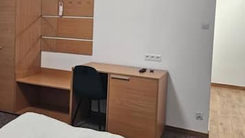 Deluxe Triple Room, Courtyard View