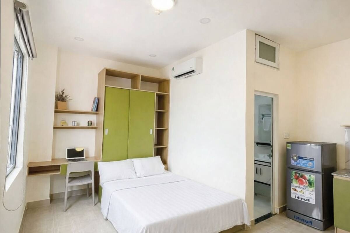 ห้องดีลักซ์ | เครื่องนอนระดับพรีเมียม, Wi-Fi ฟรี, ผ้าปูที่นอน