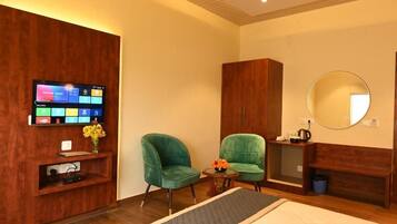 In-room safe, iron/ironing board, free WiFi