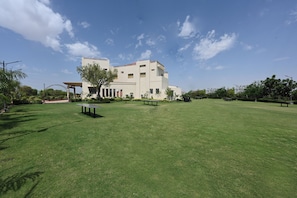 Deluxe Room, Garden View | Garden view