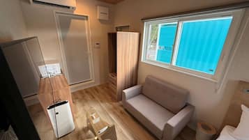 Habitación individual estándar, microondas, vista al jardín | Edredón, camas con efecto memoria y escritorio