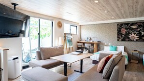Luxury-Villa, Mehrere Betten, Küche, Gartenblick | Wohnbereich