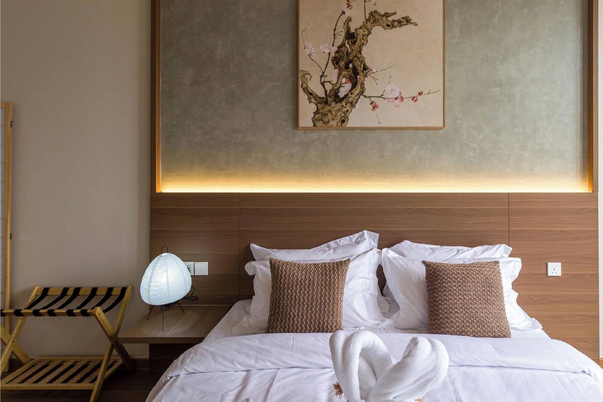  Japandi Three Bedroom Suites | Premium bedding, desk, blackout drapes, iron/ironing board