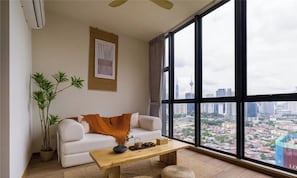 Premium Studio Suite, 1 Bedroom, City View | Pemandangan dari bilik