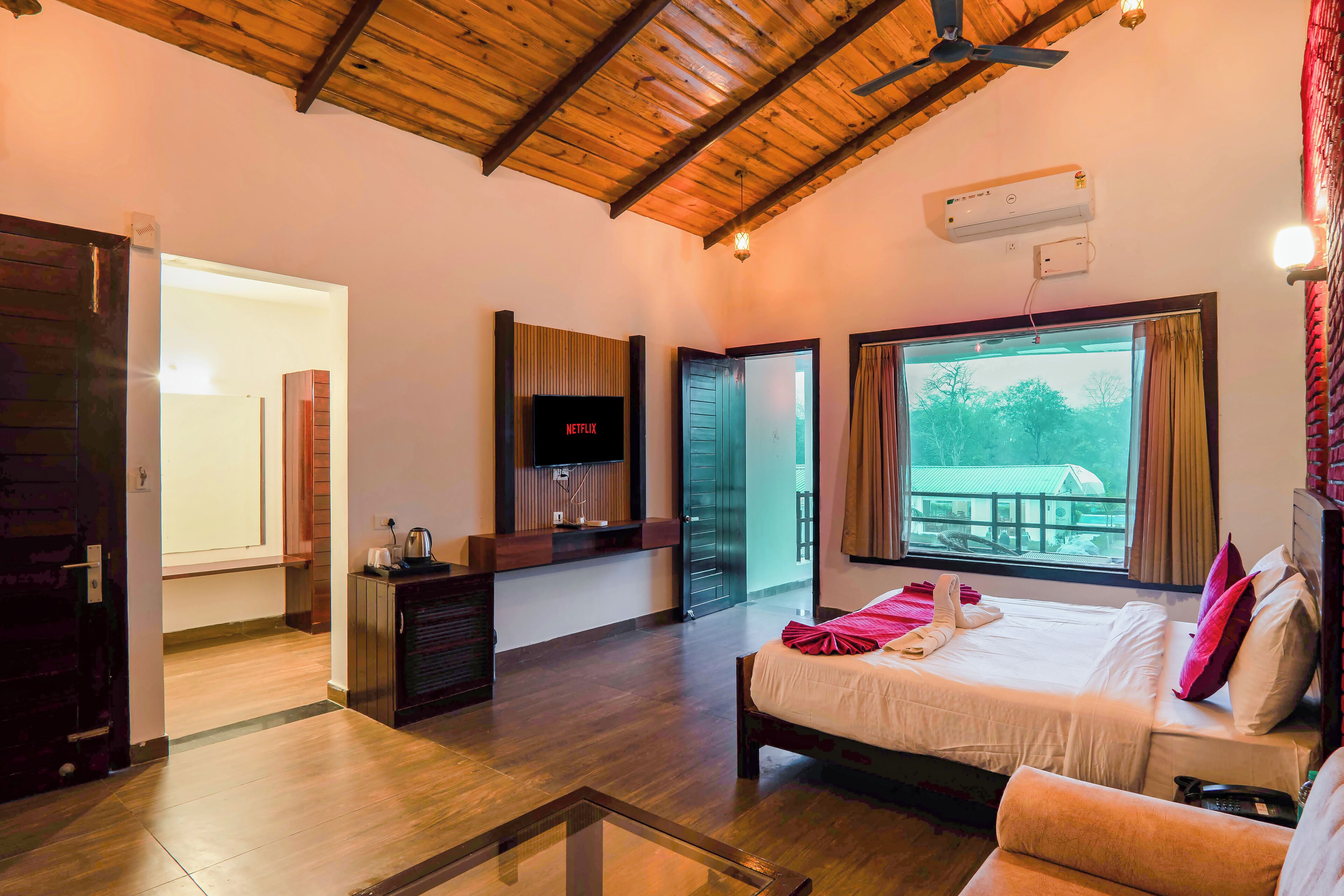 Premium Double Room | Desk, laptop workspace, free WiFi