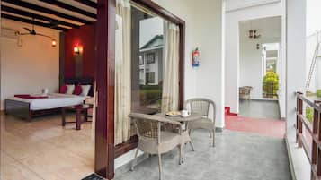 Deluxe Double Room, Garden View