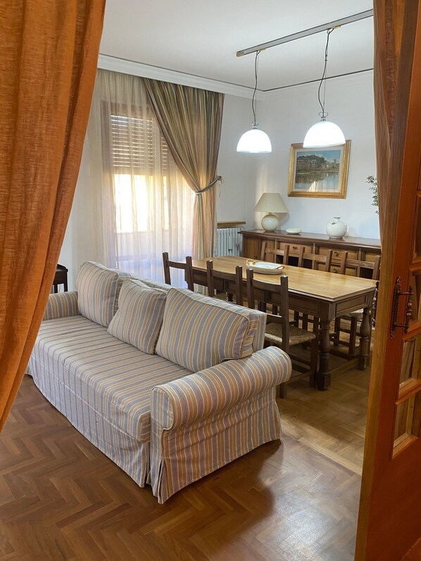 Uklassifisert bilde, 1 av 38, knapp