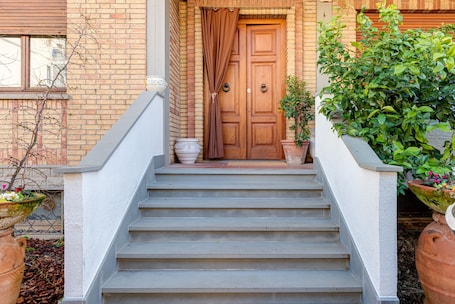 Exterior detail. Elegant Townhouse with 4 Bedrooms, Terrace, and Parking 10 Minutes from Florence