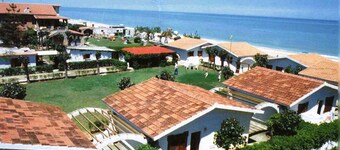 Three-room detached apartment with garden with direct access to the beach