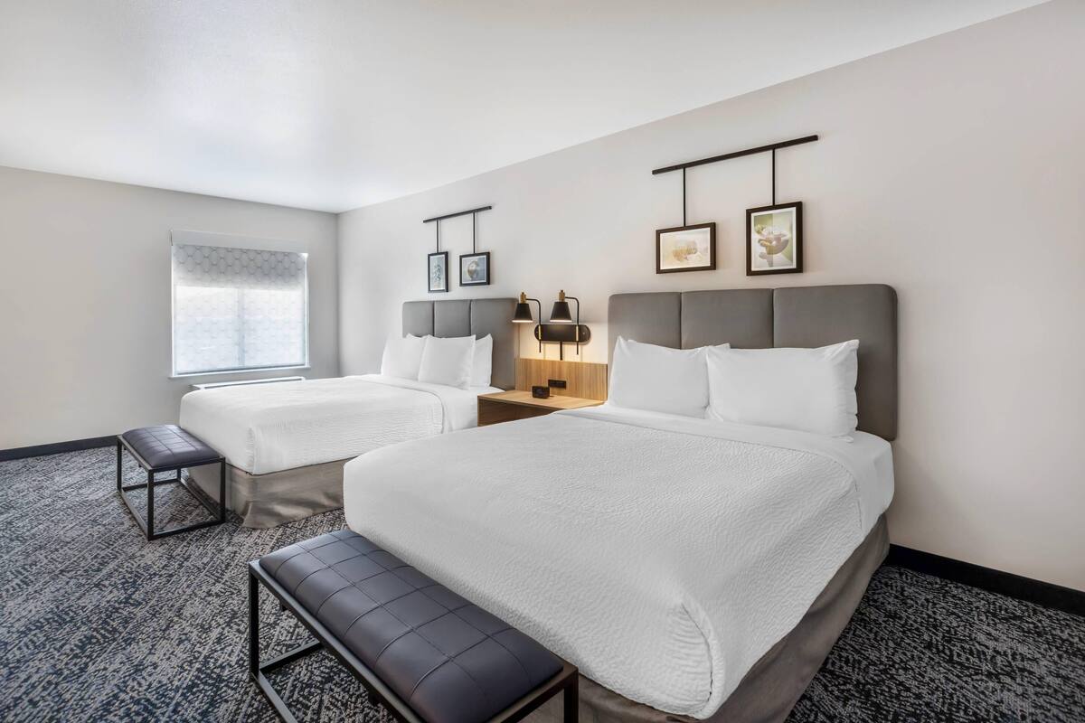 Room, 2 Queen Beds, Accessible, Non Smoking | WiFi (free)