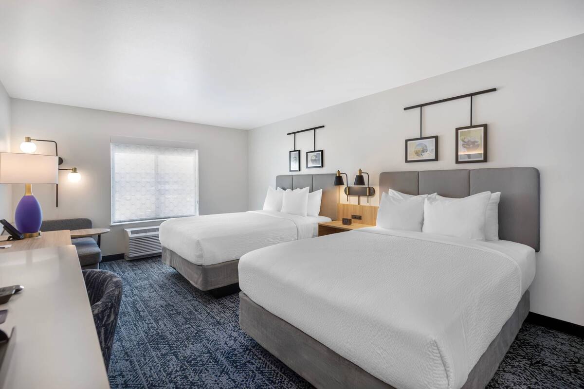Standard Room, 2 Queen Beds, Non Smoking | WiFi (free)
