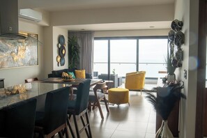 Interior - Sunny Horizon (Mazatlán)