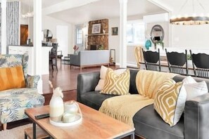 Téléviseur connecté, foyer, livres