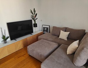 Penthouse, City View - Cozy Penthouse w Terrace & Outdoor (San Ġwann)